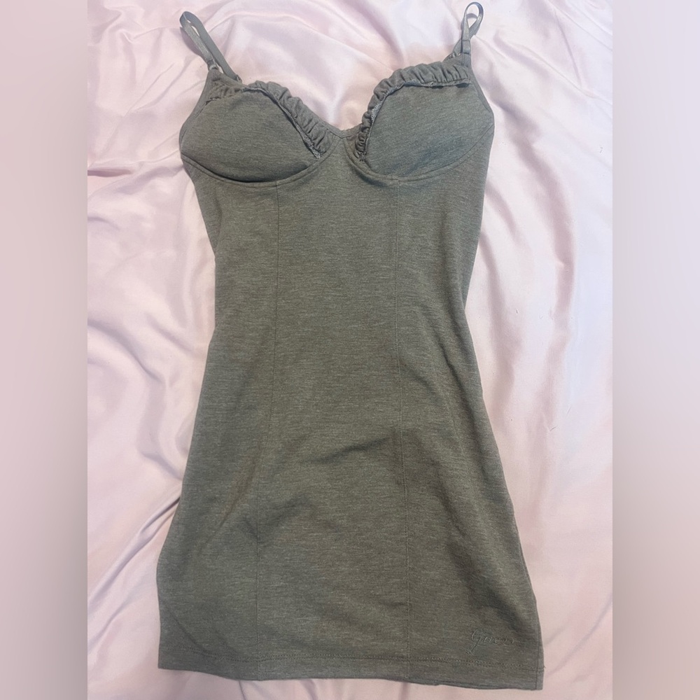 Guess dress size small